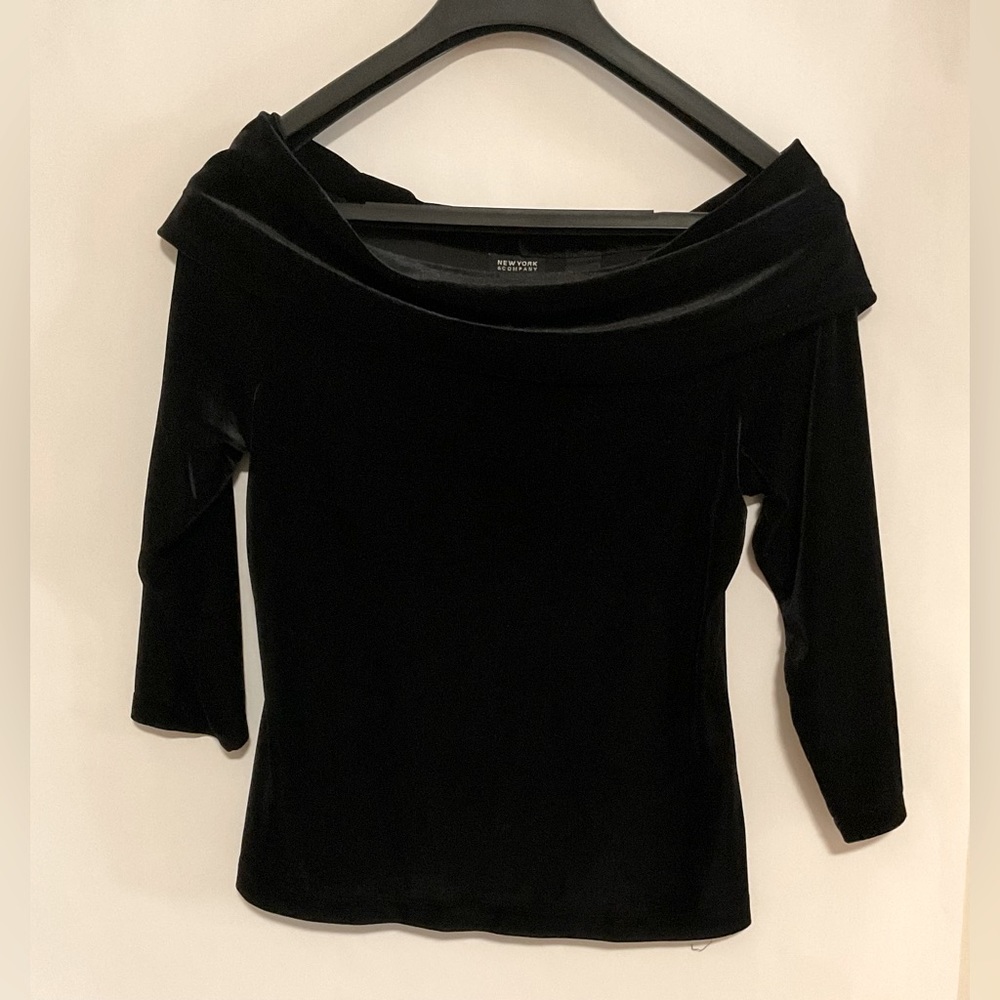New York & Company Stretch Top, Velvet, Off-The-Shoulder, 3/4 Sleeves, Sz. M
